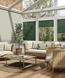 Blinds2go_3006319_PerfectFitvenetianblindsRacingGr.jpg