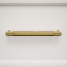 dali-fluted-brushed-gold-pull-bar