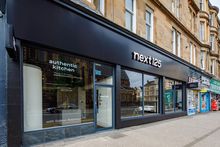 Located on Great Western Road, the first next125 Concept Store in the UK embodies an elegant atmosphere – even from the outside. 