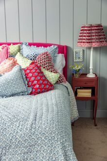 Huddle Collection, hello@huddlecollection.com | huddlecollection.com