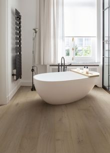 Light Storm Oak Extra Matt (CASC5110), Cascada real wood collection from £70.99 per m2 Quick-Step, quick-step.co.uk