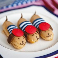 Pretty Pâtisserie by Makiko Searle_pooch eclairs