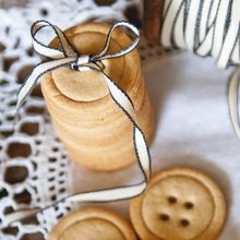 Pretty Pâtisserie by Makiko Searle_button biscuits