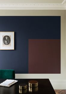 Wall: Plimsoll 655, Georgetown 309 and Wattle V 565 – Pure Flat Emulsion Ceiling: Wattle II 562 – Architects’ Matt
