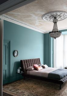 Walls: Blue Gum 620 – Pure Flat Emulsion Cornicing: Plaster I 401 – Architects’ Eggshell