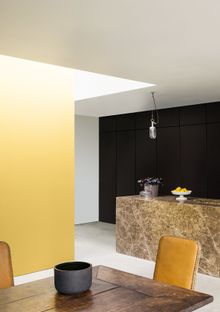 Left Wall: Chinese Emperor 478 - Architects’ Matt Right Wall and ceiling: Masque 105 – Architects’ Matt Cupboards: Copper Beech 314 – Architects’ Eggshell