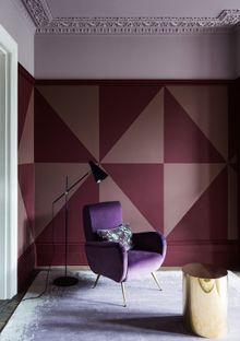 Wall: Grenache 372, Rouge II 326  – Pure Flat Emulsion Ceiling: : Lady Char’s Lilac 368 – Architects’ Matt