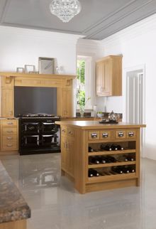 English Revival Shaker in Oak Finish