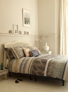 Clarissa Hulse Fern Stripe Bedlinen in Midnight