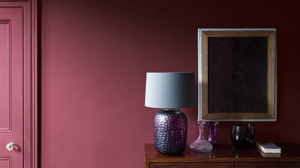 Wall: Grenache 372 - Pure Flat Emulsion Door and Woodwork: Grenache 372 – Architects’ Eggshell Ceiling: Lady Char’s Lilac 368 – Architects’ Matt Wall: Grenache 372 - Pure Flat Emulsion Door and Woodwork: Grenache 372 – Architects’ Eggshell Ceiling: Lady Char’s Lilac 368 – Architects’ Matt