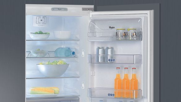 The Whirlpool integrated fridge freezer, ART 195/63 6th Sense® has an Activ0° compartment which maintains the perfect environment for storing meat and fish, conserving its appearance, texture and nutritional properties.   