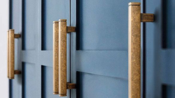 bloomsbury-aged-bronze-pull-handle-170mm-p5668-36924_image bloomsbury-aged-bronze-pull-handle-170mm-p5668-36924_image